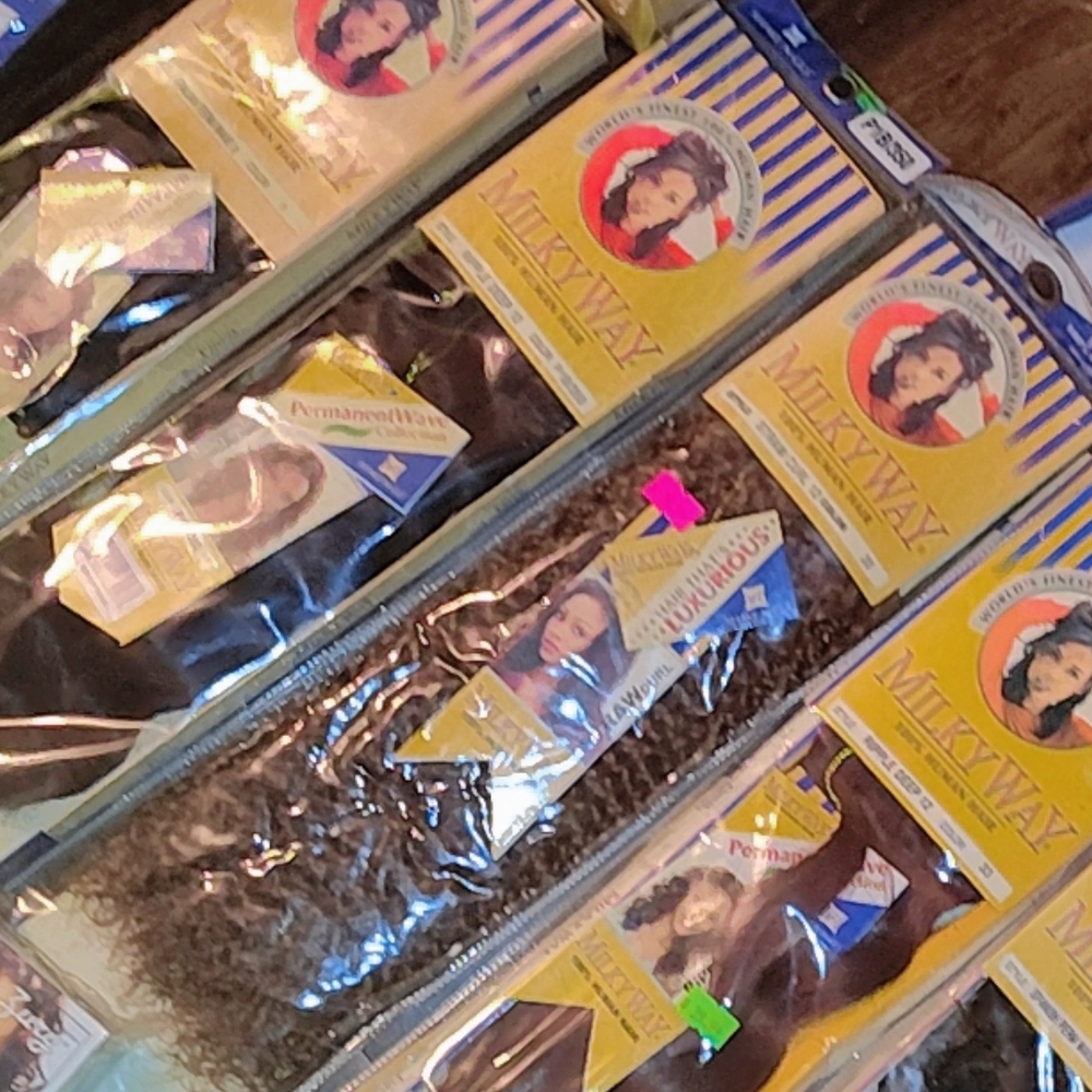 40 Bag Box Of Milky Way, Bump , Fortress, Etc Human Hair Extensions. Wholesale $